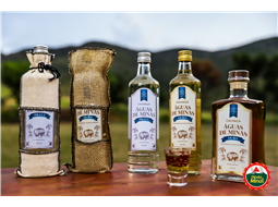 Cachaa agua de Minas - Serie Ouro