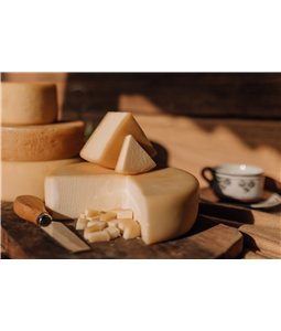 Queijo da Canastra - J&C - 14 a 18 Dias - Pea Inteira